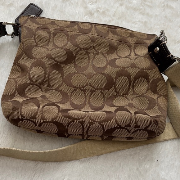 Coach Signature Tan Crossbody Bag - Picture 4 of 9